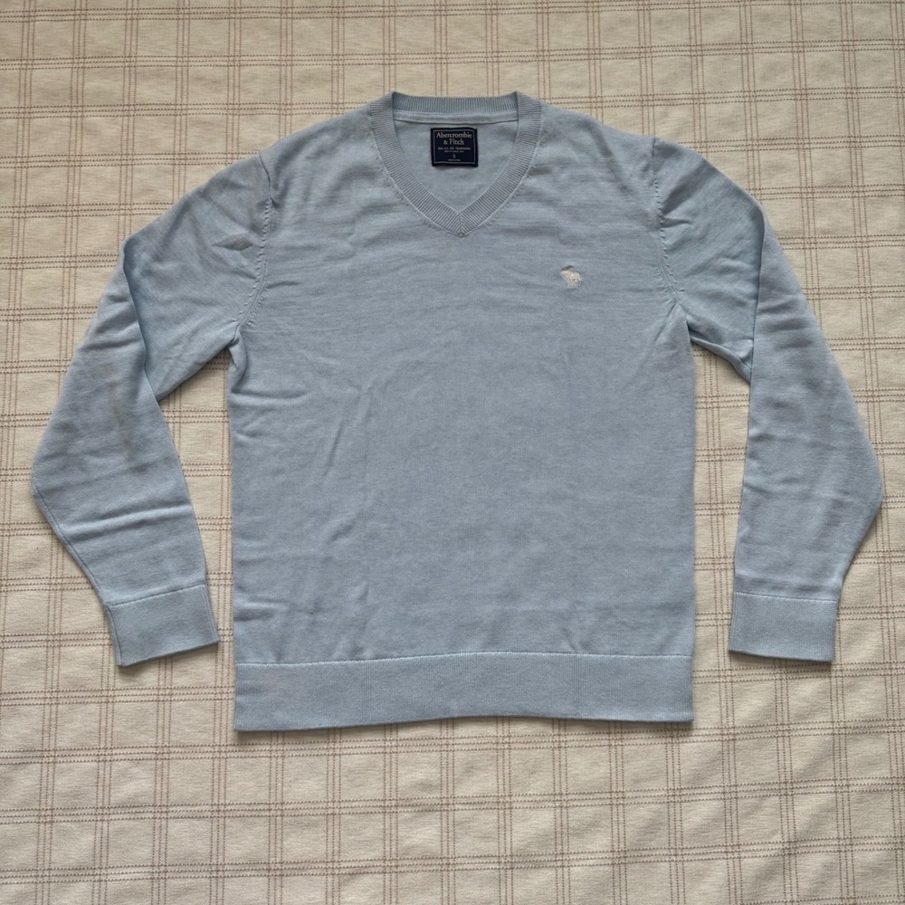 Abercrombie & Fitch Light Blue 100% Pima Cotton V-Neck Sweater Small Logo
